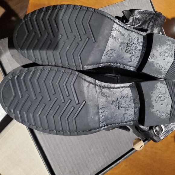 Frye Black Veronica Short Style#76509 Boots/Booties - Picture 4 of 7